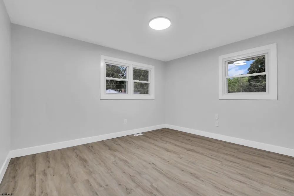 11 Pleasant Valley Dr West Deptford Township, NJ 08096