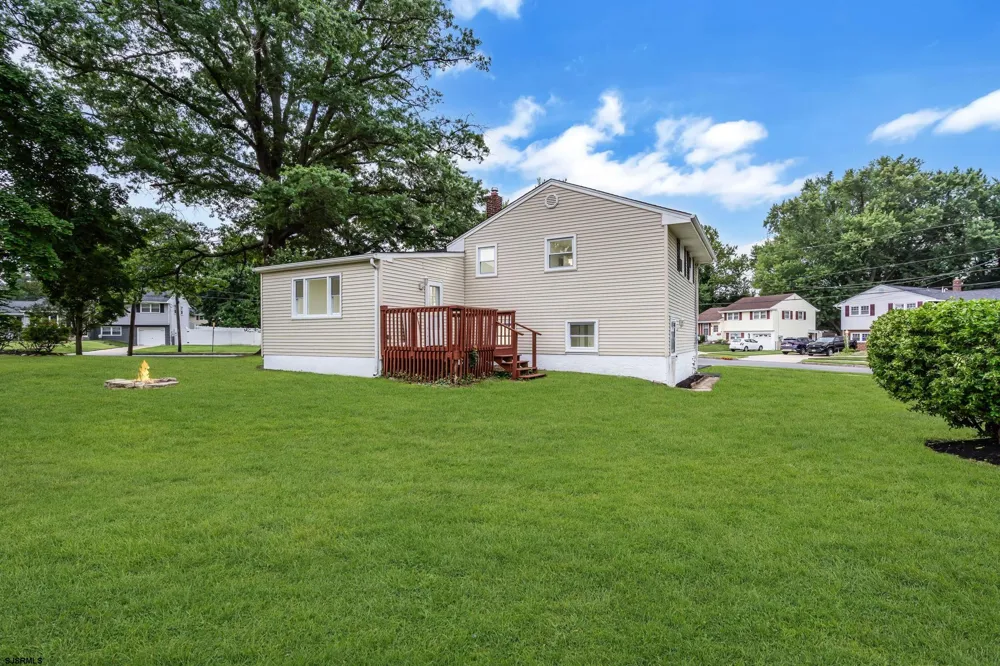 11 Pleasant Valley Dr West Deptford Township, NJ 08096