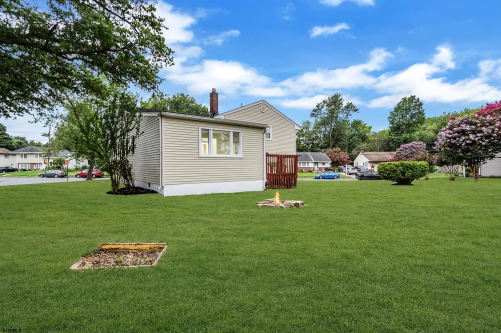 11 Pleasant Valley Dr West Deptford Township, NJ 08096