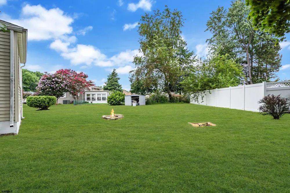 11 Pleasant Valley Dr West Deptford Township, NJ 08096