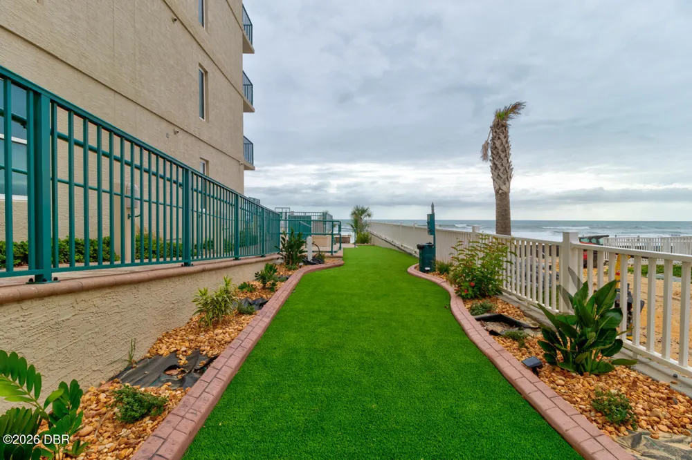 3797 S Atlantic Avenue #204 Daytona Beach Shores, FL 32118
