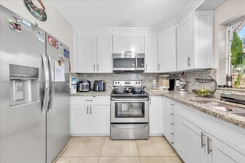 7819 SW 9th St North Lauderdale, FL 33068