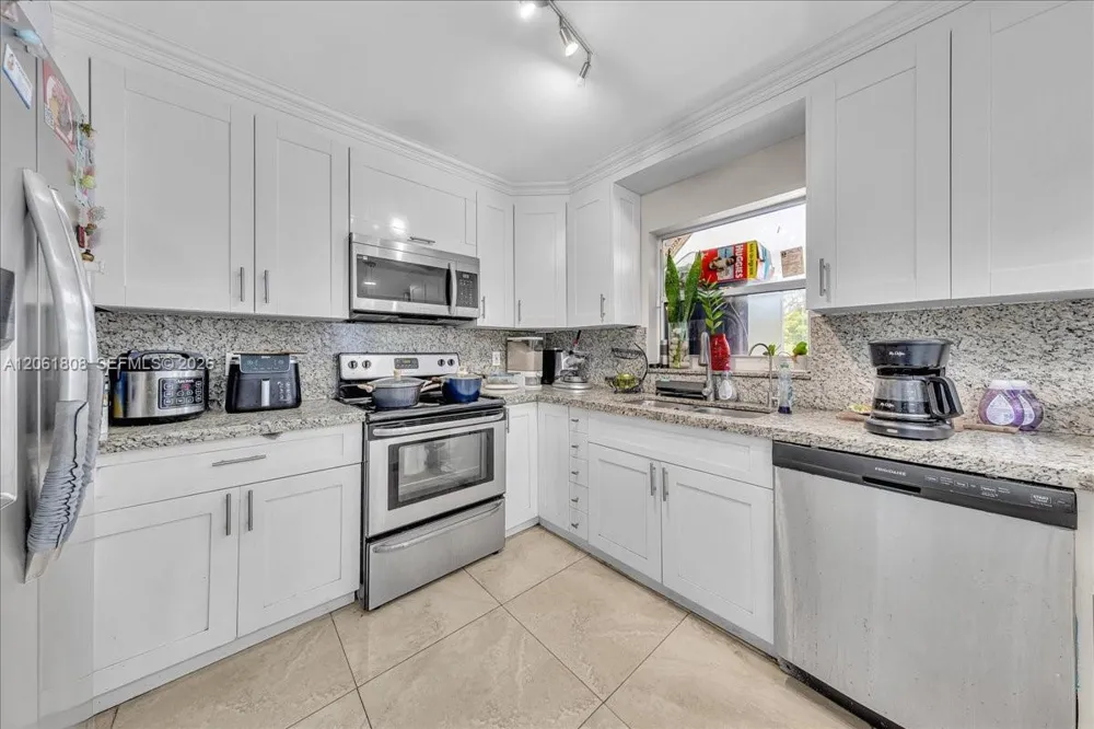 7819 SW 9th St North Lauderdale, FL 33068