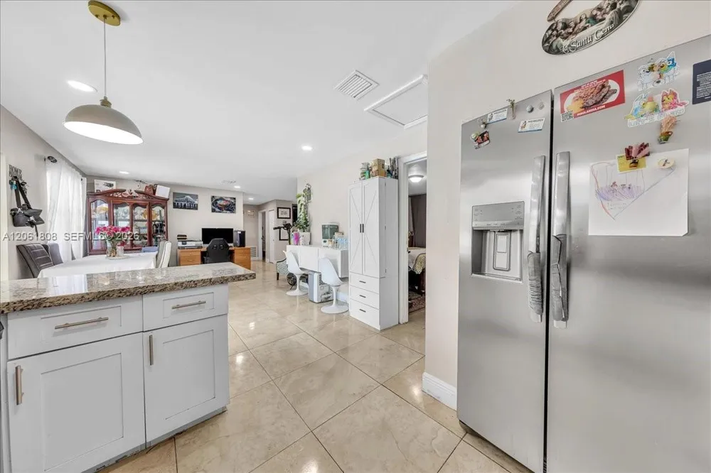 7819 SW 9th St North Lauderdale, FL 33068