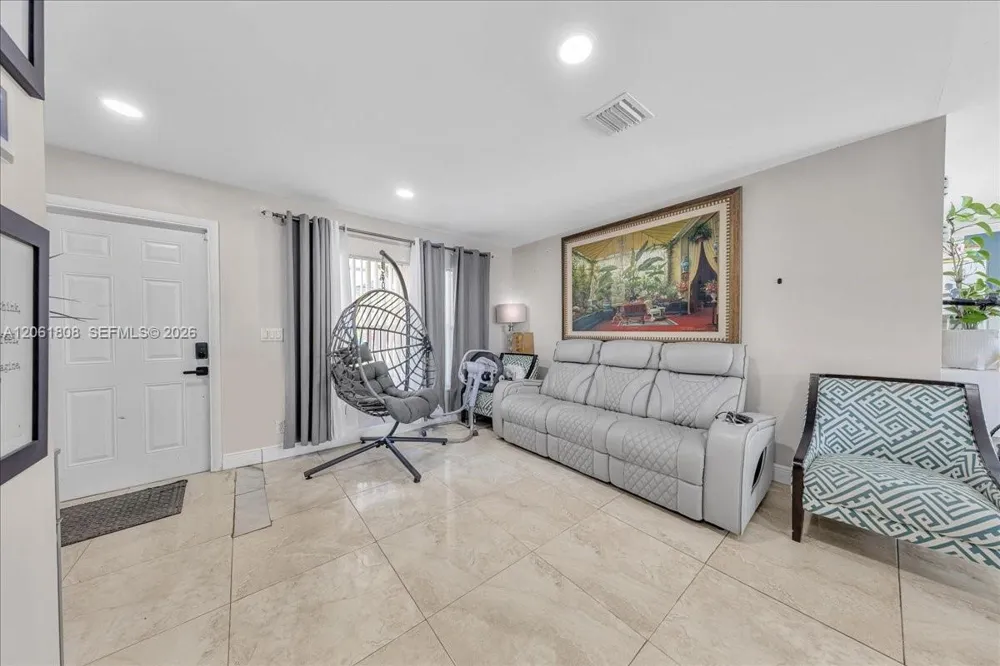 7819 SW 9th St North Lauderdale, FL 33068