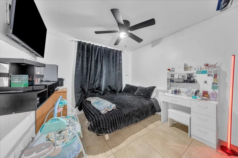 7819 SW 9th St North Lauderdale, FL 33068