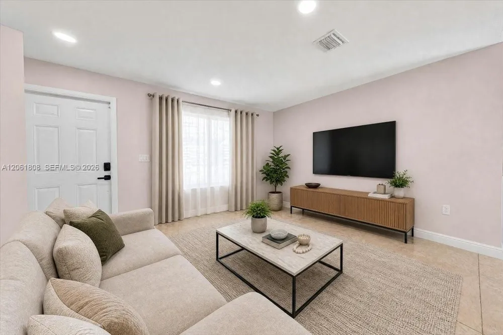 7819 SW 9th St North Lauderdale, FL 33068