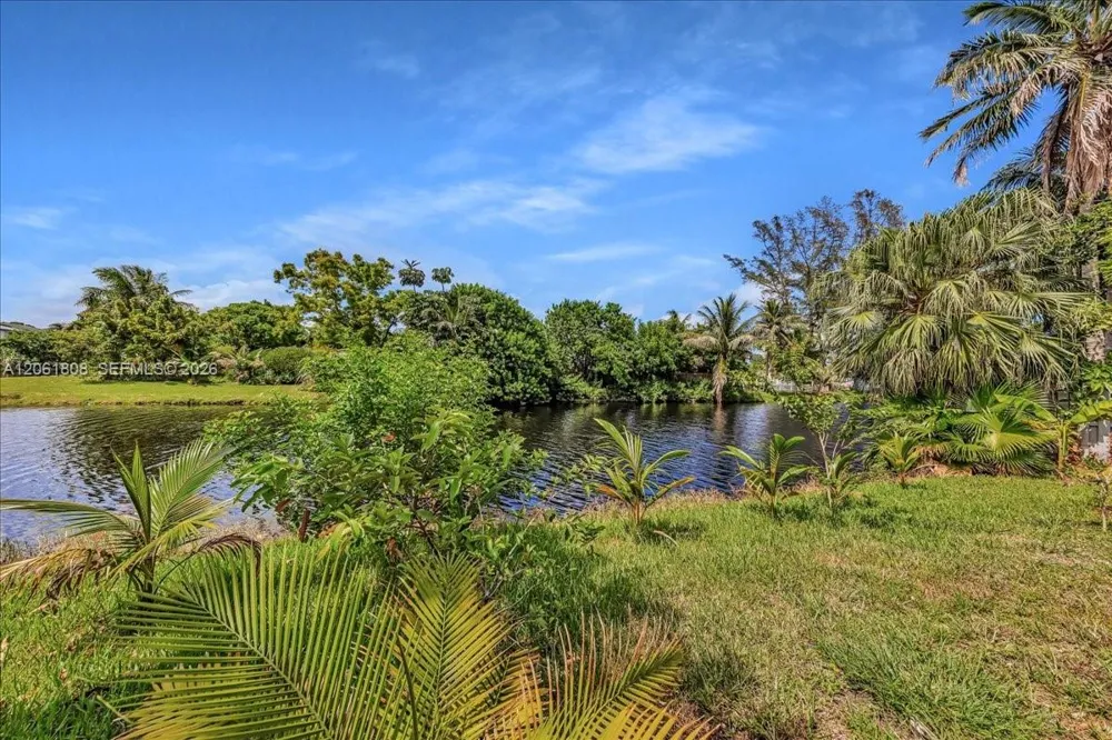 7819 SW 9th St North Lauderdale, FL 33068