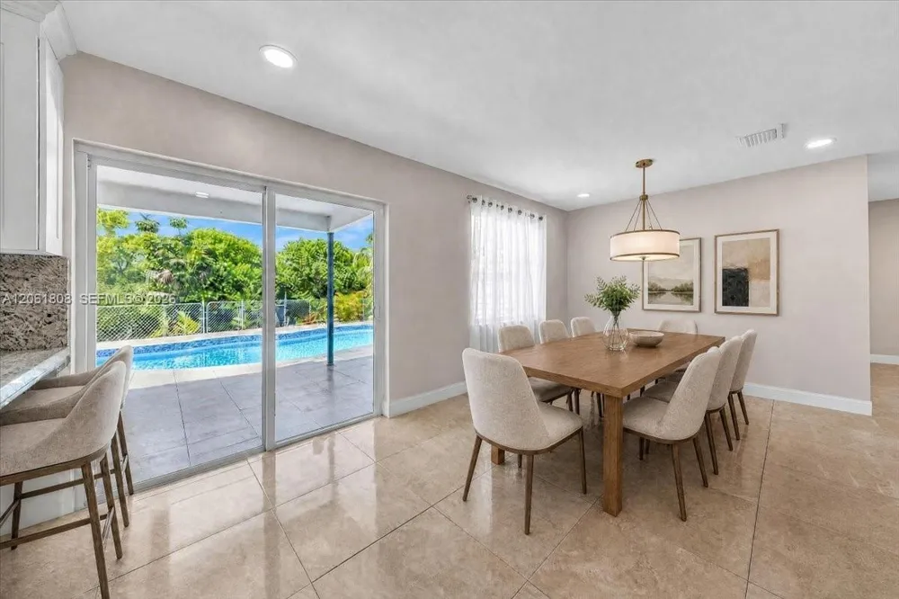 7819 SW 9th St North Lauderdale, FL 33068