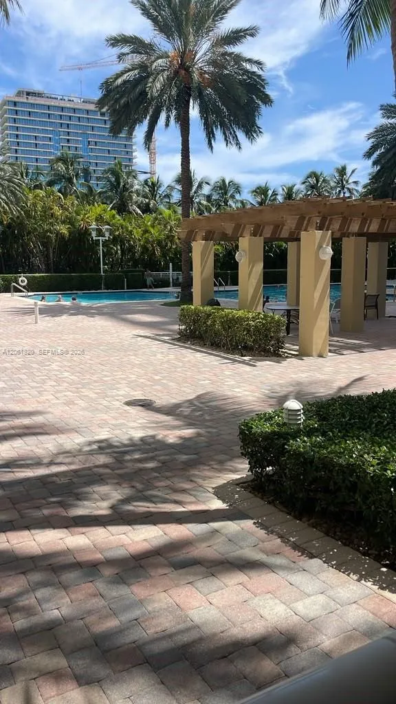 1755 E Hallandale Beach Blvd #1605E Hallandale Beach, FL 33009