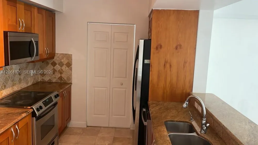 1755 E Hallandale Beach Blvd #1605E Hallandale Beach, FL 33009