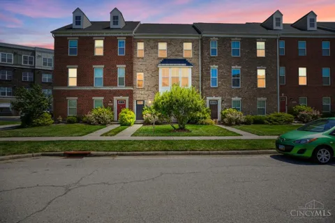 9550 Cobblestone Walk