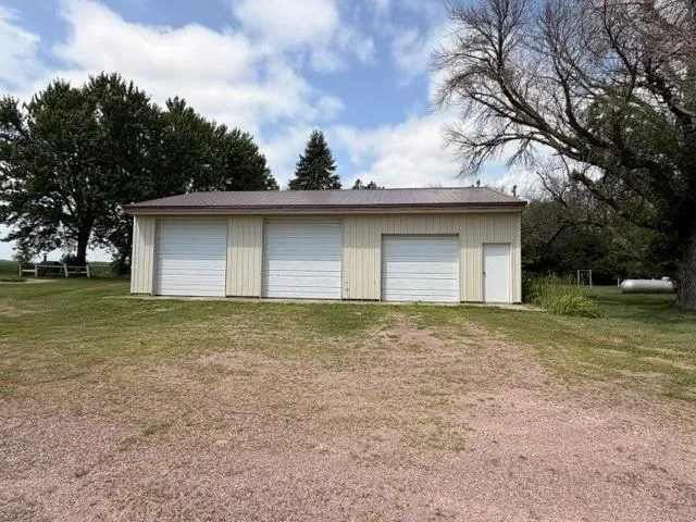 52563 County Road 47 Bingham Lake, MN 56118