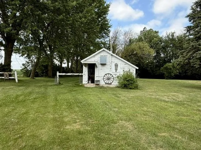 52563 County Road 47 Bingham Lake, MN 56118