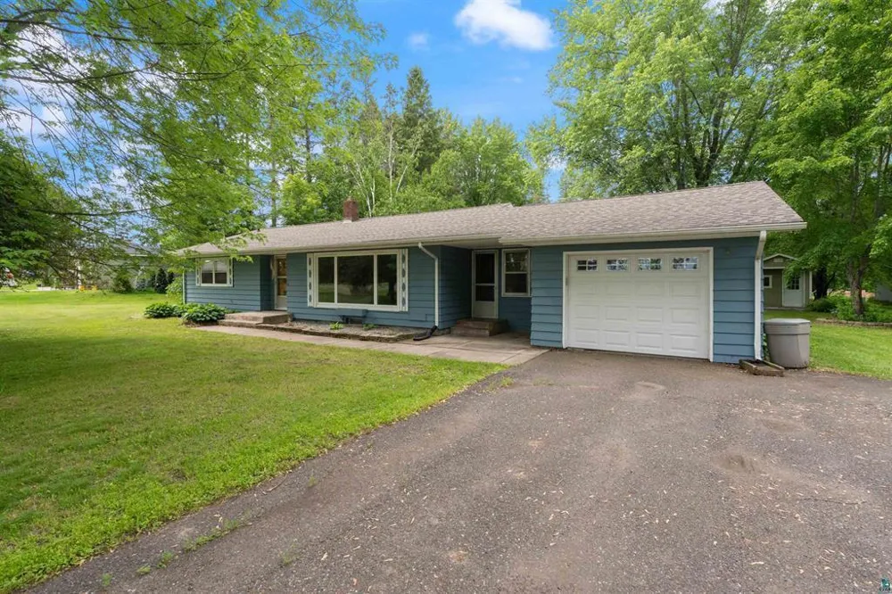908 Lakeshore Drive Moose Lake, MN 55767