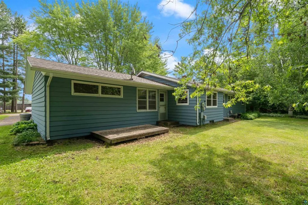 908 Lakeshore Drive Moose Lake, MN 55767