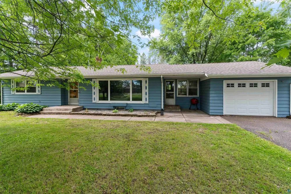 908 Lakeshore Drive Moose Lake, MN 55767