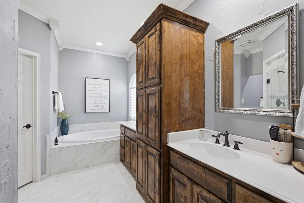 1716 Marian Lane Flower Mound, TX 75028