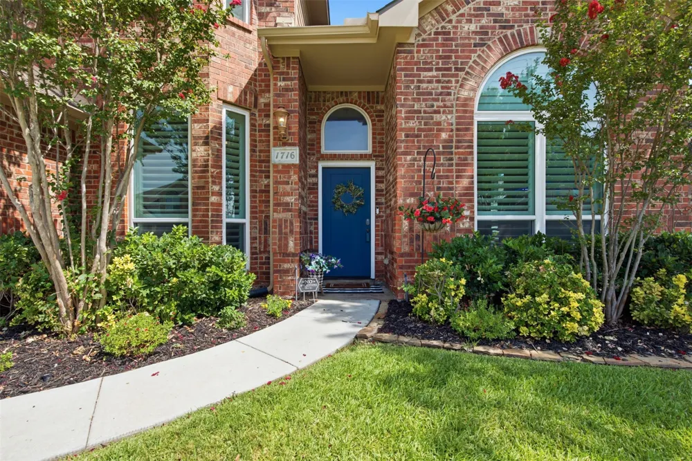 1716 Marian Lane Flower Mound, TX 75028