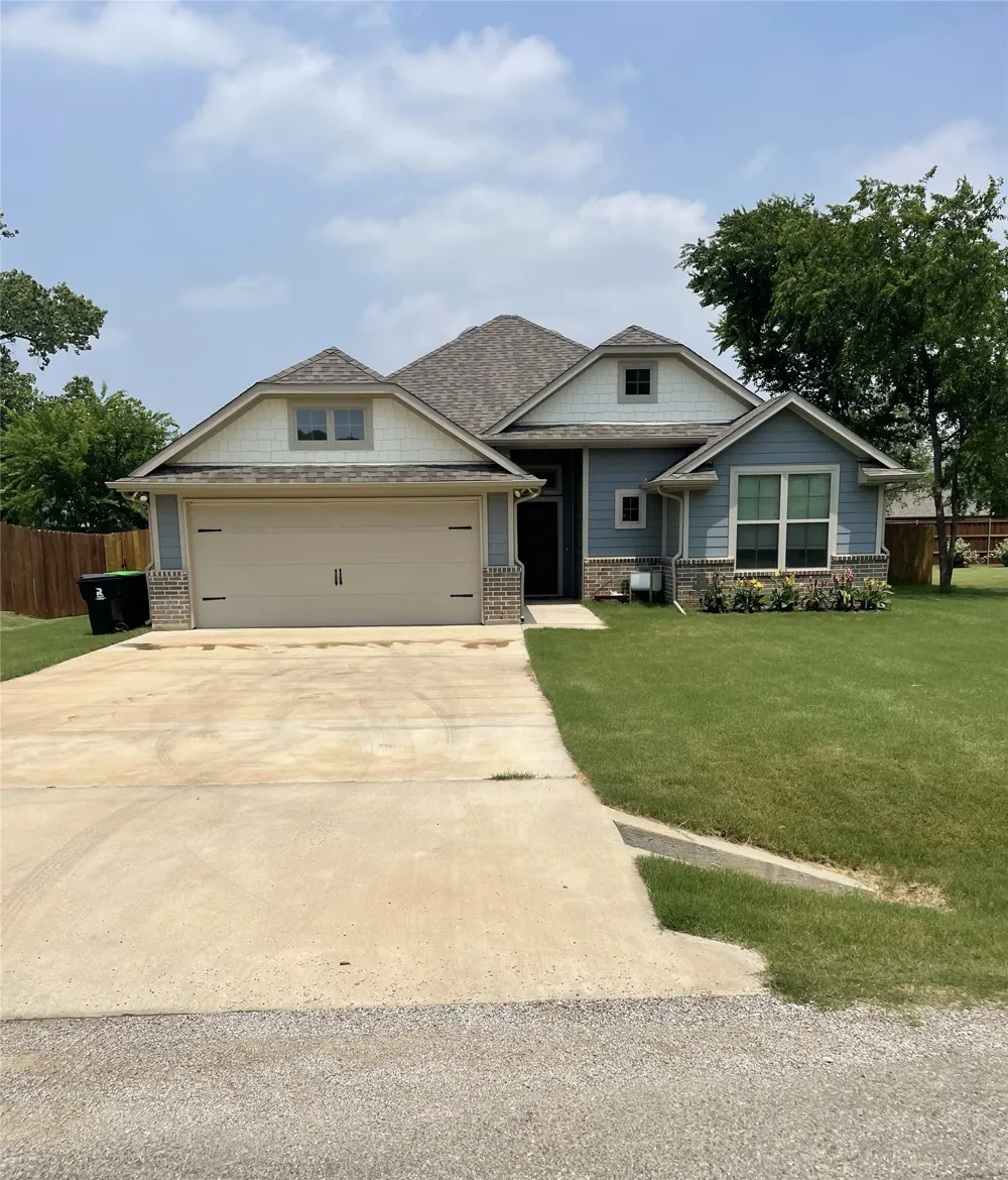 618 E Walcott Street Pilot Point, TX 76258