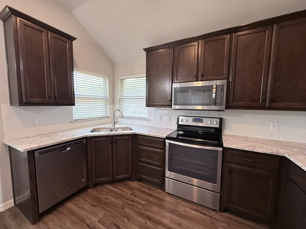 618 E Walcott Street Pilot Point, TX 76258