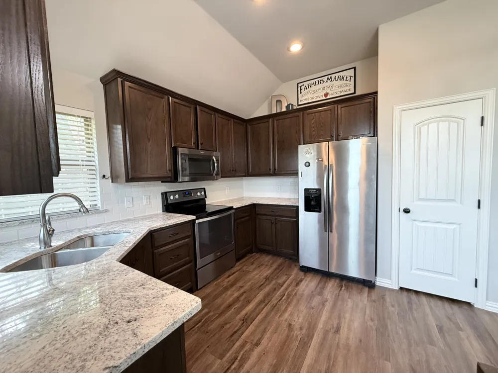 618 E Walcott Street Pilot Point, TX 76258
