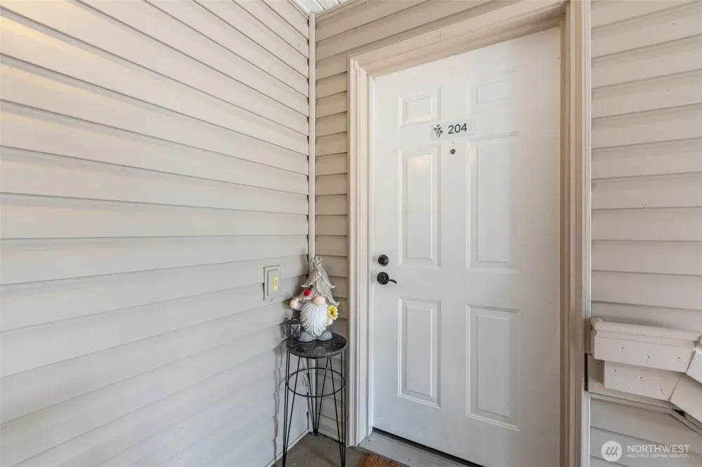 8833 1st Street NE #J204 Lake Stevens, WA 98258