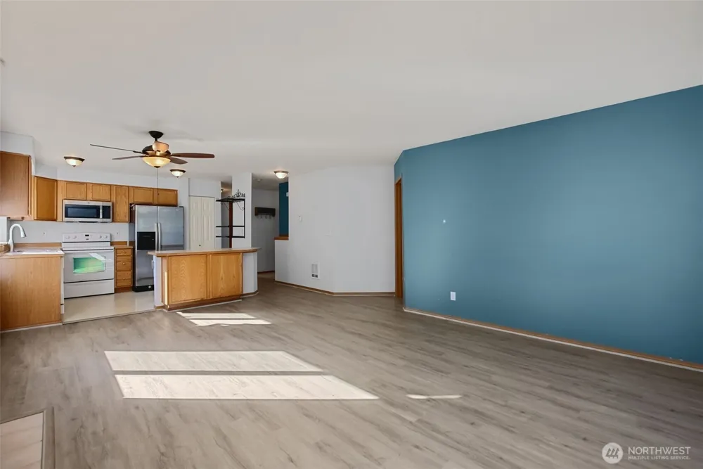 8833 1st Street NE #J204 Lake Stevens, WA 98258