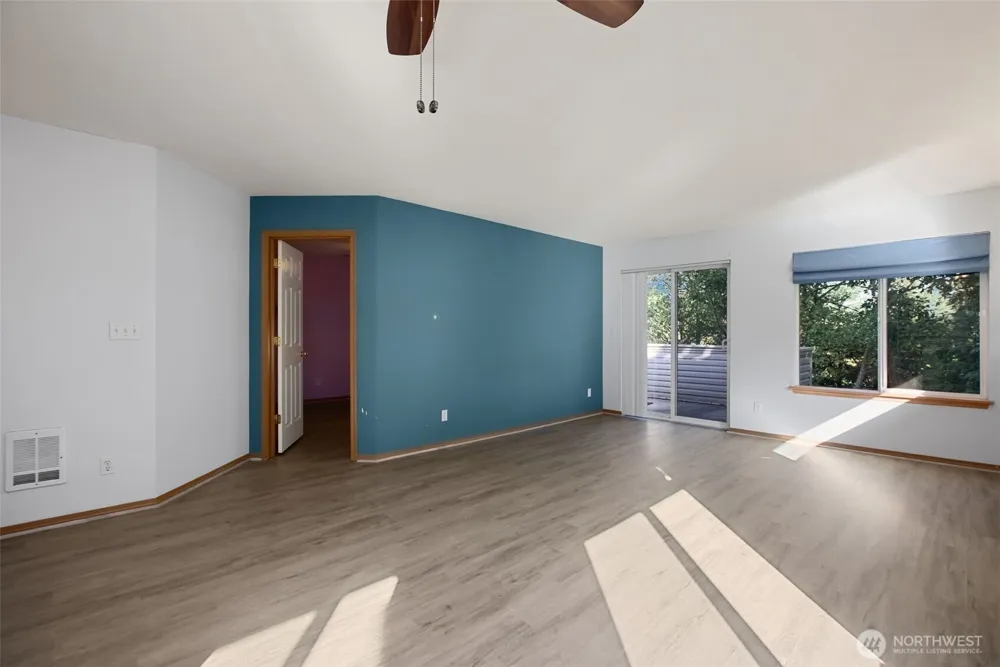 8833 1st Street NE #J204 Lake Stevens, WA 98258