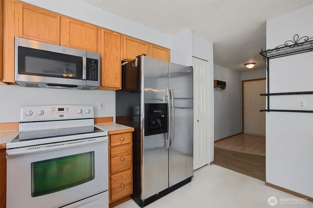 8833 1st Street NE #J204 Lake Stevens, WA 98258