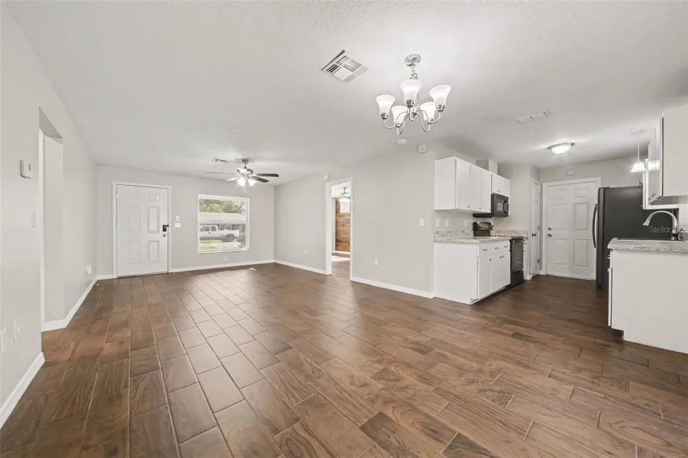 450 PARK GLEN DRIVE Tavares, FL 32778