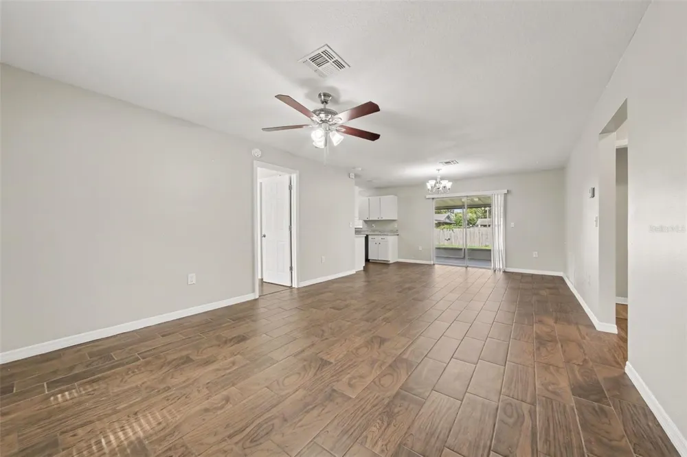 450 PARK GLEN DRIVE Tavares, FL 32778