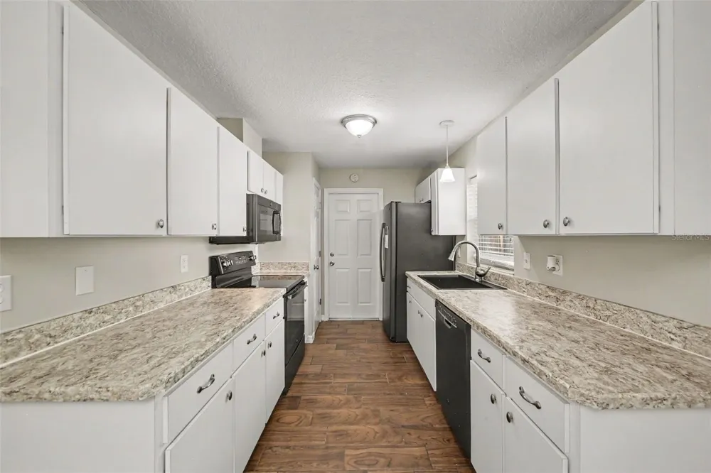 450 PARK GLEN DRIVE Tavares, FL 32778