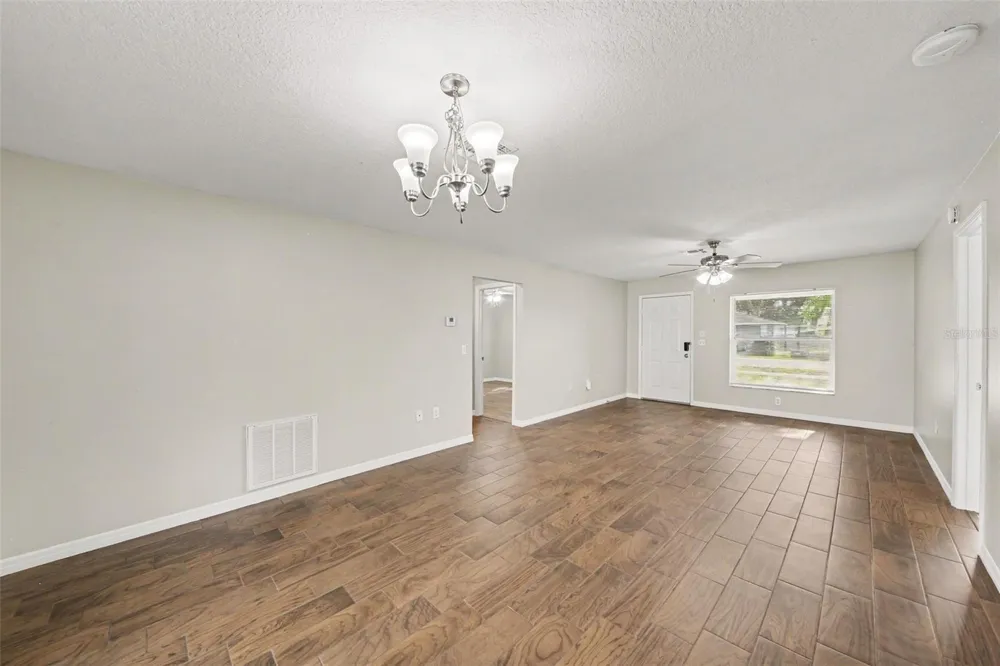 450 PARK GLEN DRIVE Tavares, FL 32778