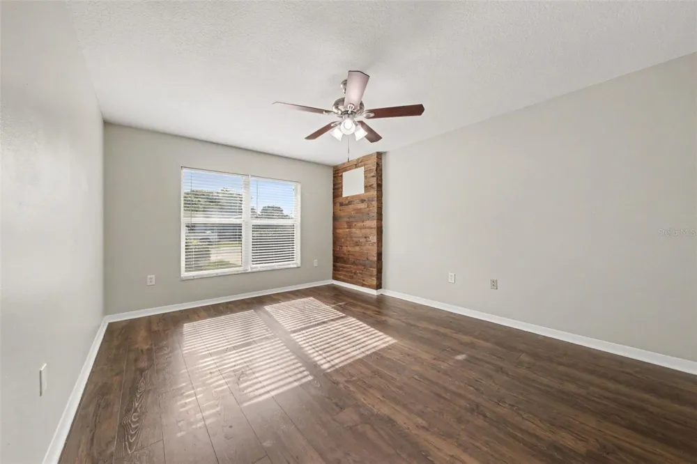 450 PARK GLEN DRIVE Tavares, FL 32778