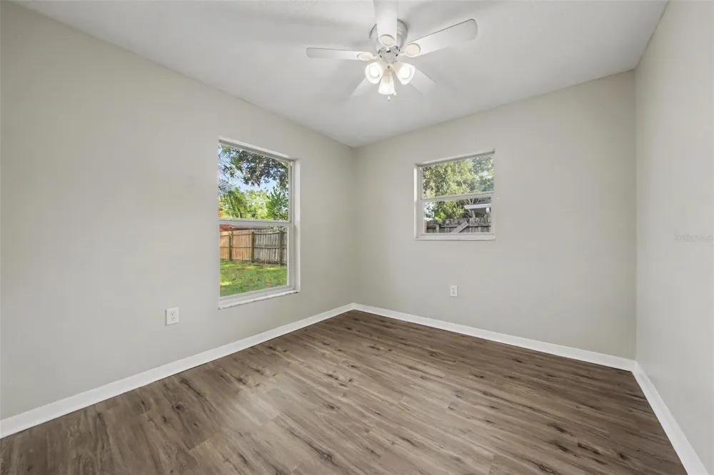 450 PARK GLEN DRIVE Tavares, FL 32778