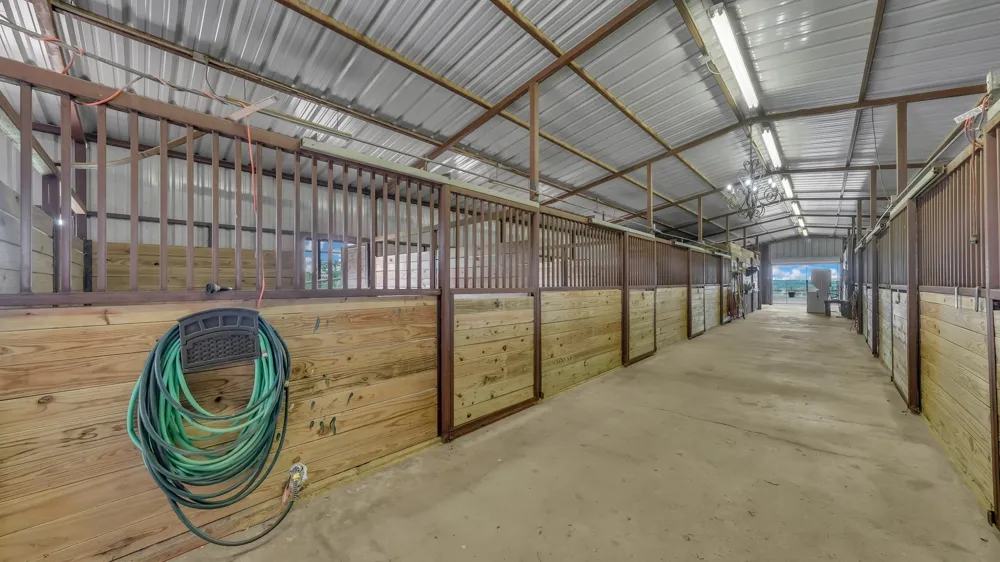 303 Private Road 3365 Boyd, TX 76023