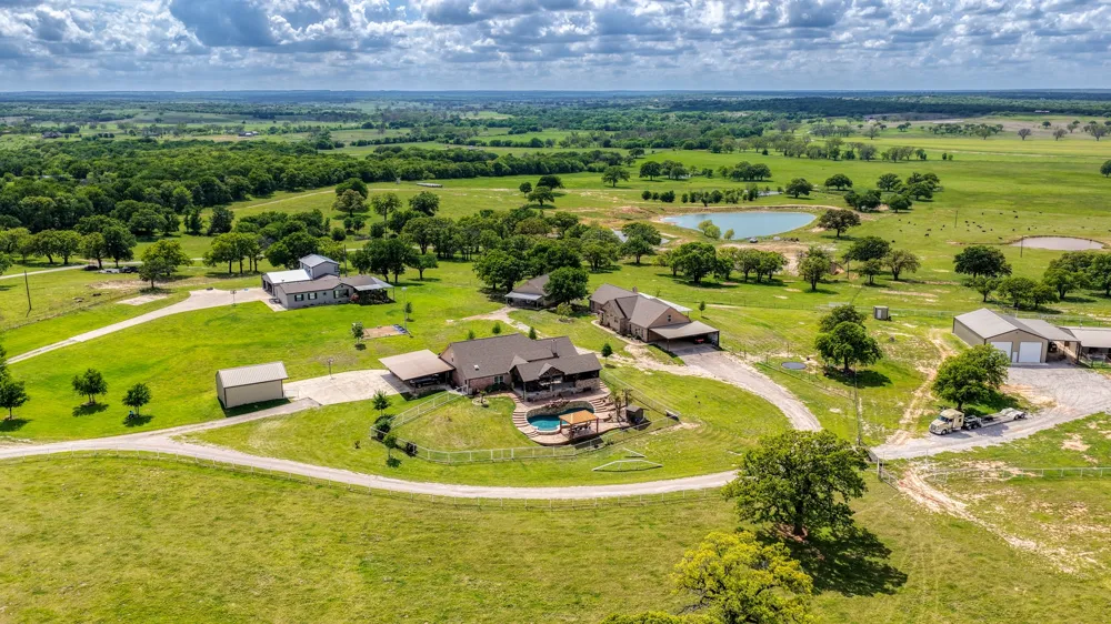 303 Private Road 3365 Boyd, TX 76023