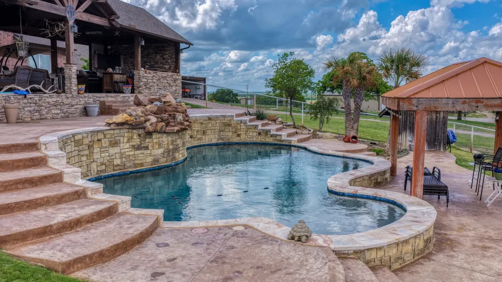 303 Private Road 3365 Boyd, TX 76023