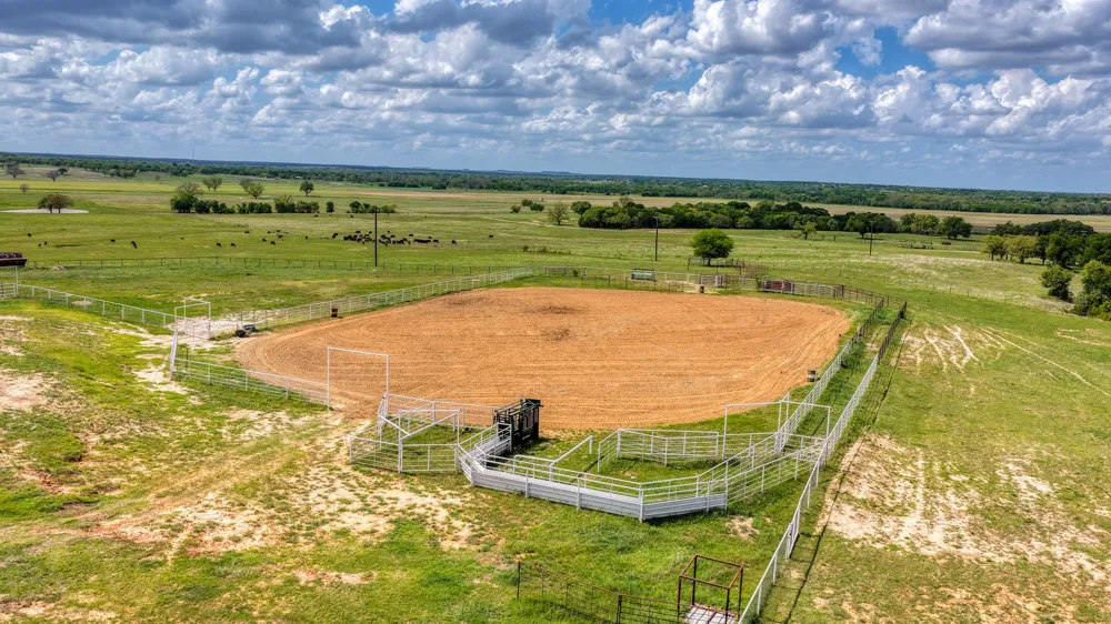 303 Private Road 3365 Boyd, TX 76023