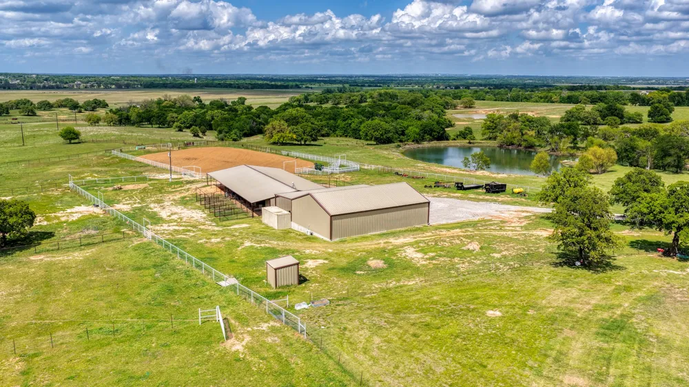 303 Private Road 3365 Boyd, TX 76023