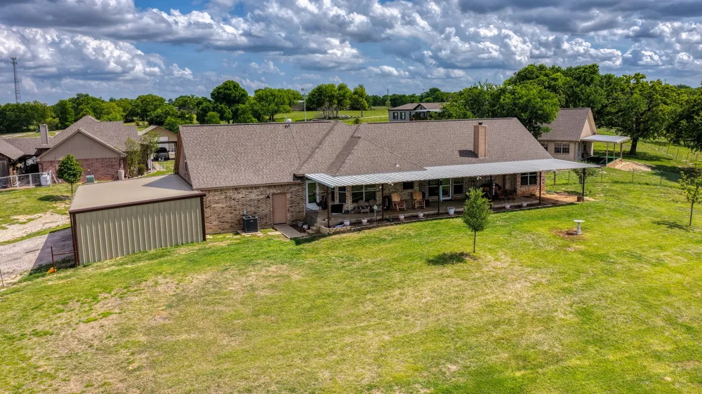 303 Private Road 3365 Boyd, TX 76023
