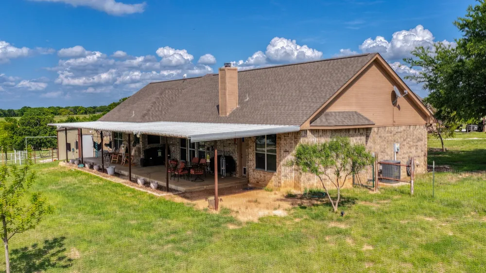 303 Private Road 3365 Boyd, TX 76023