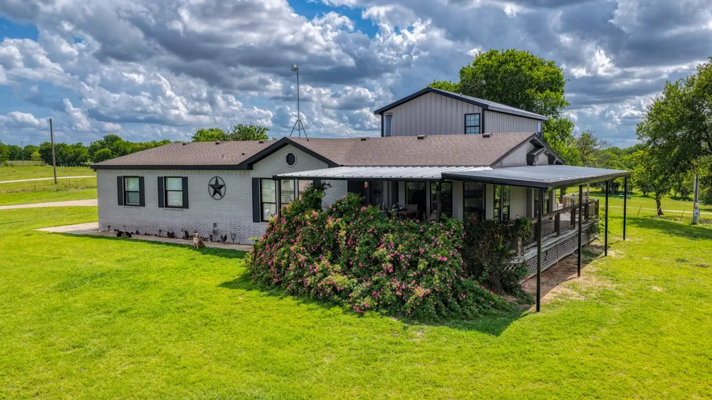 303 Private Road 3365 Boyd, TX 76023