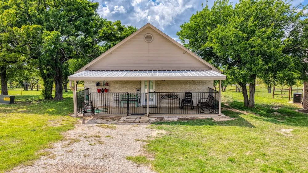 303 Private Road 3365 Boyd, TX 76023