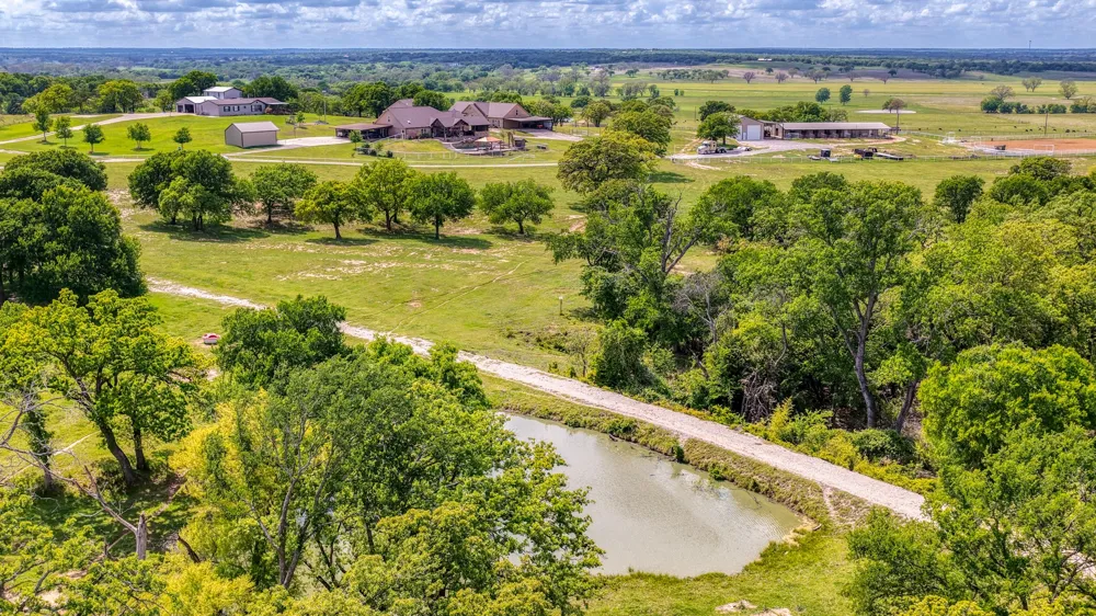 303 Private Road 3365 Boyd, TX 76023