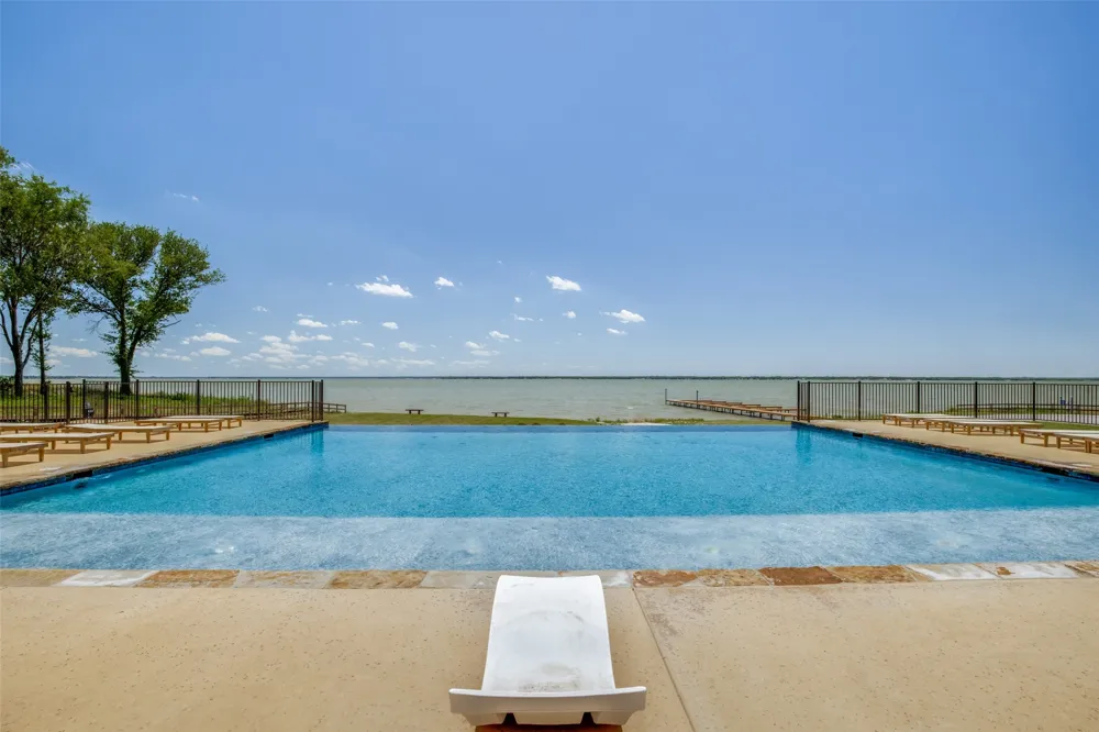 722 Clubview Drive Mabank, TX 75143