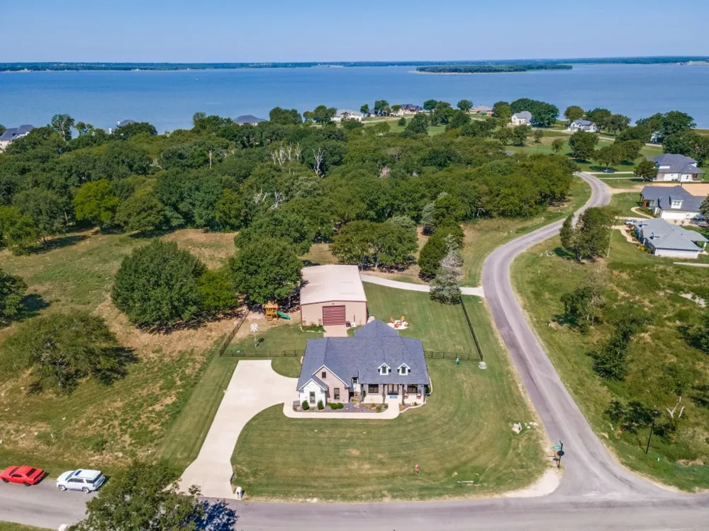 722 Clubview Drive Mabank, TX 75143
