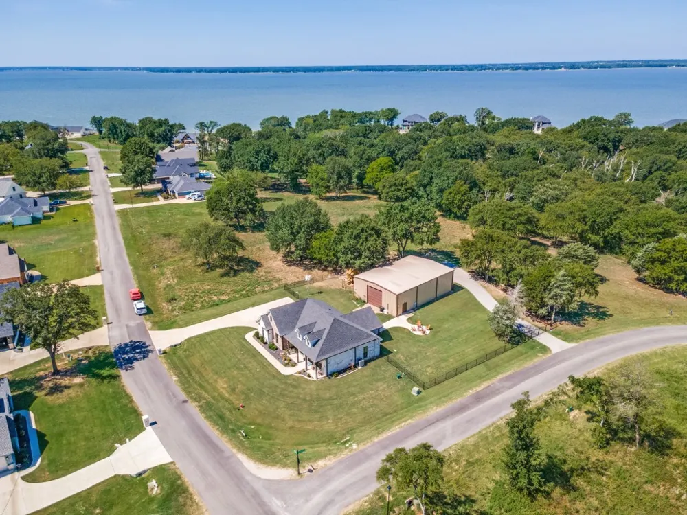 722 Clubview Drive Mabank, TX 75143
