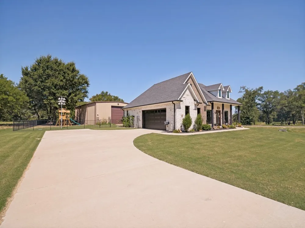 722 Clubview Drive Mabank, TX 75143